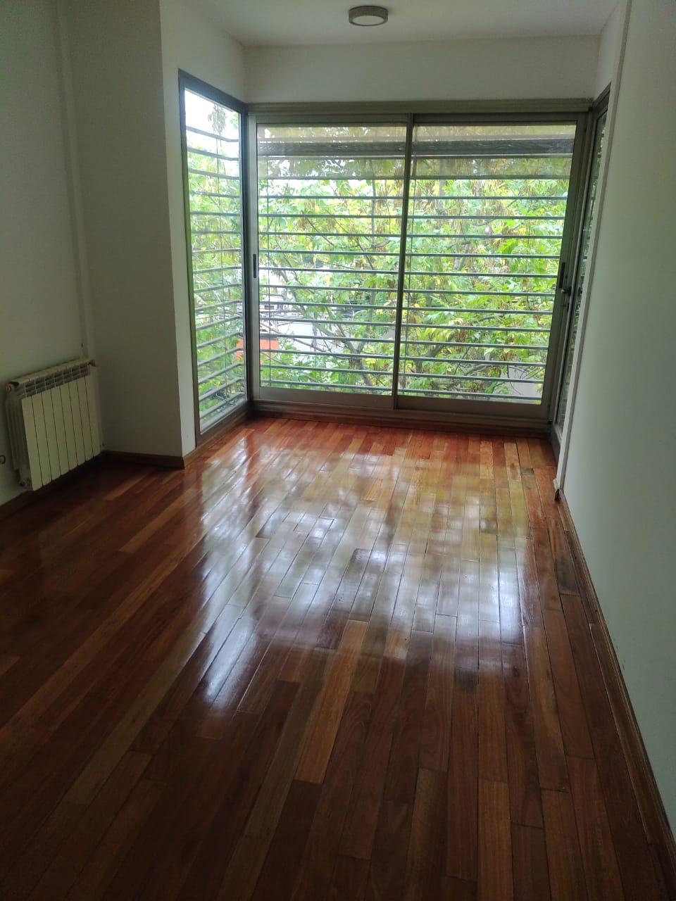 Departamento en Venta en La Plata – 2 Dormitorios, Cochera y Balcón